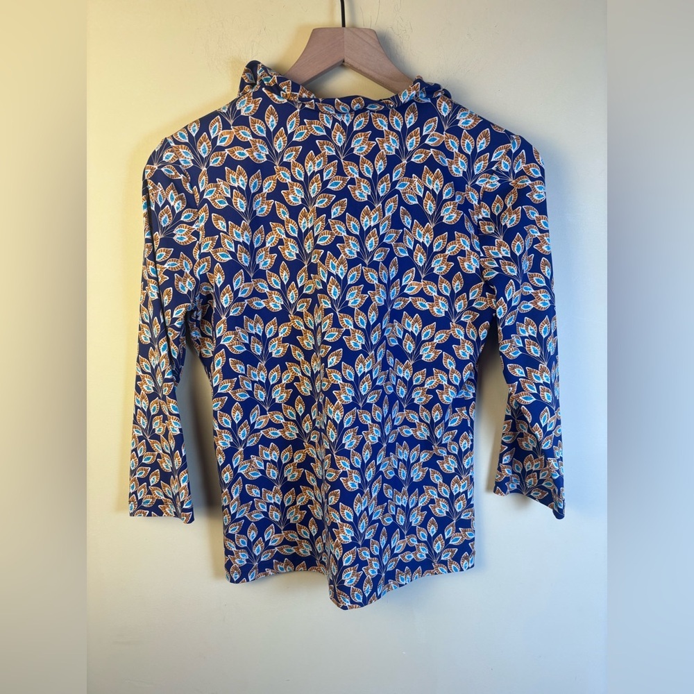 J. McLaughlin Blue and Orange Patterned Top Ruffle Neckline 3/4 Sleeves Small - Picture 4 of 4